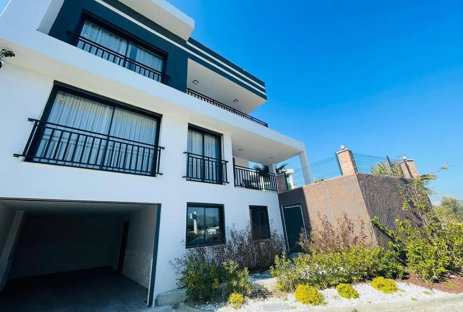 Isitmali Havuzlu Lueks Villa Kusadası Appartement