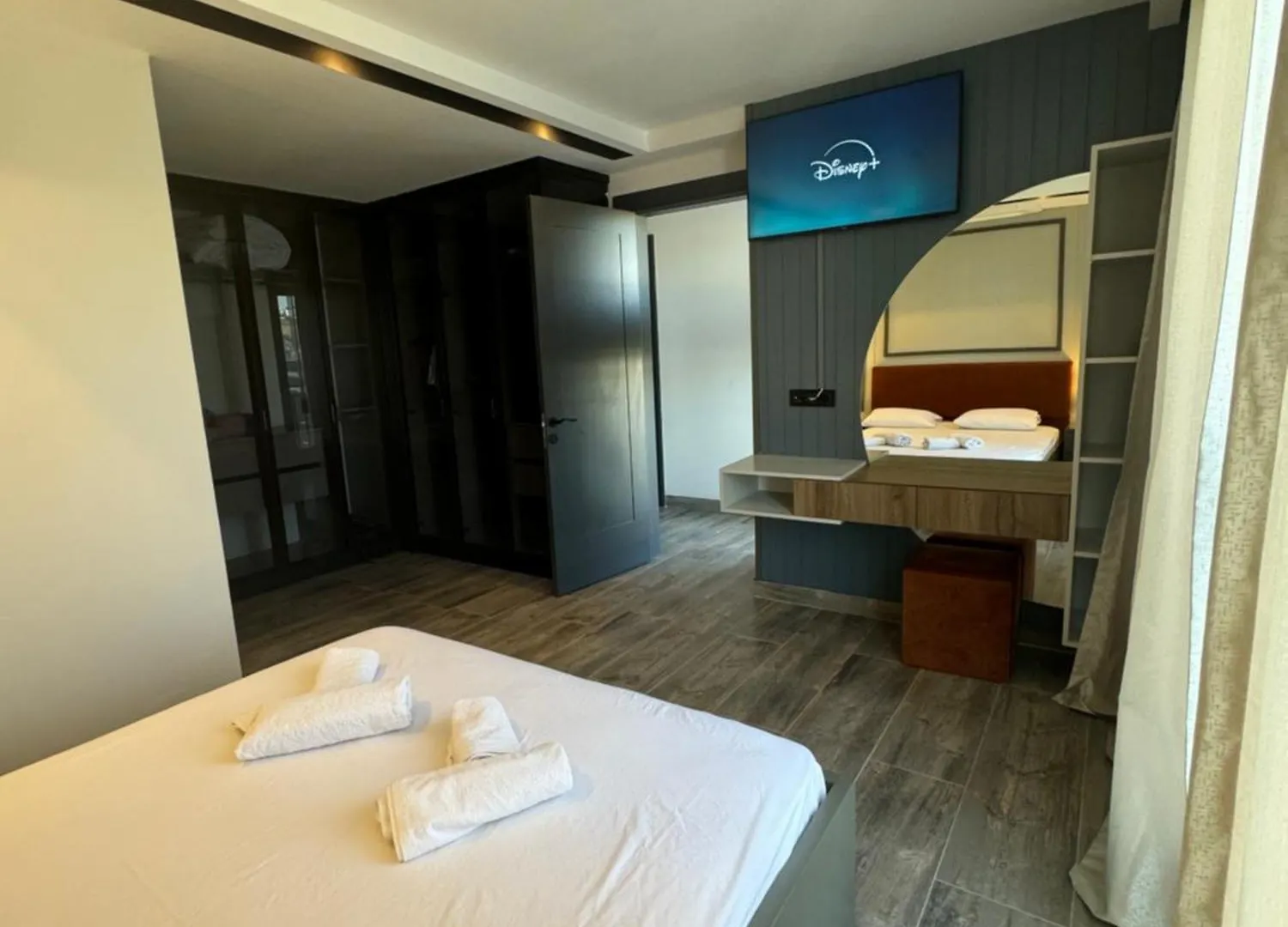 Isitmali Havuzlu Lueks Villa Kusadası Appartement