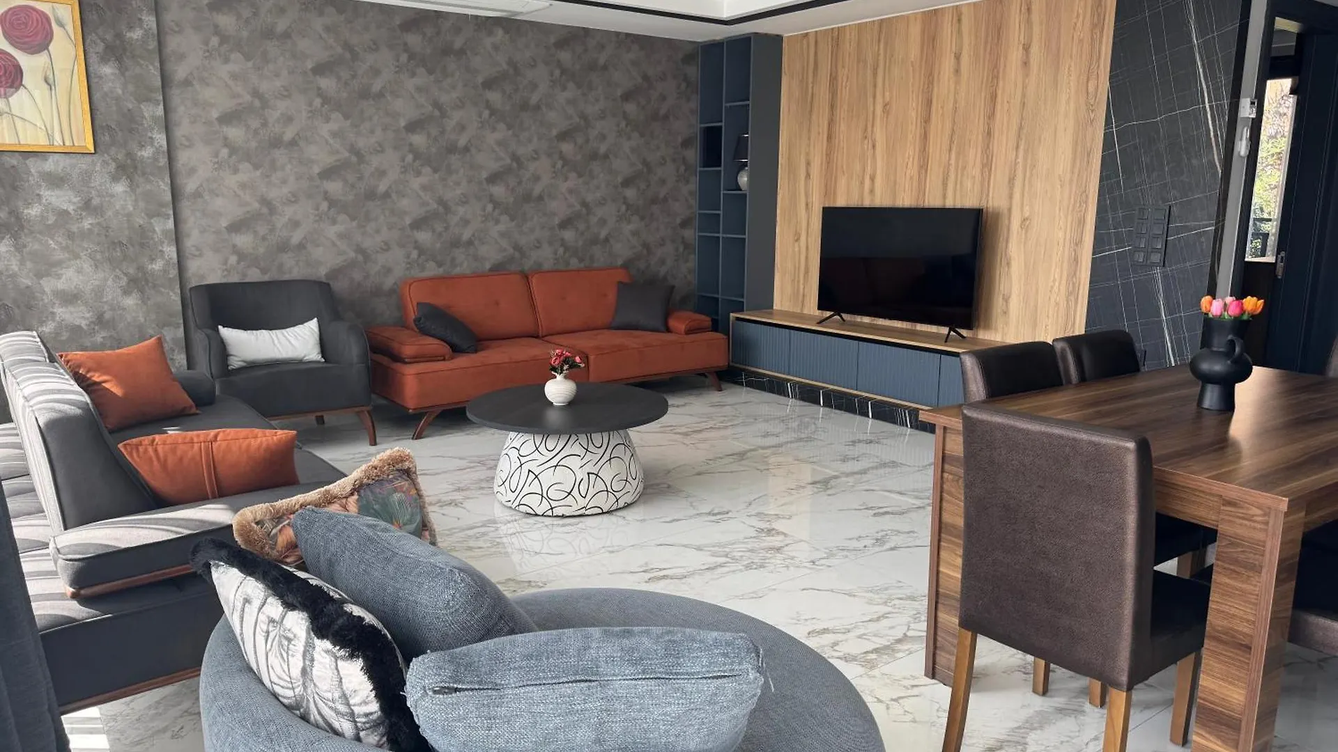 Isitmali Havuzlu Lueks Villa Kusadası